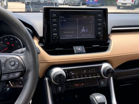 Used 2019 Toyota RAV4 LE w/ Carpet Mat Package AWD/4WD image 5