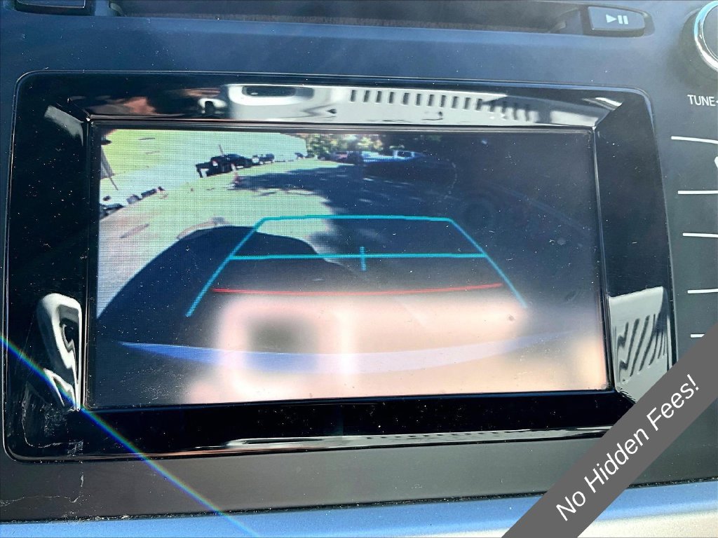 Used 2019 Toyota Highlander LE AWD/4WD image 14