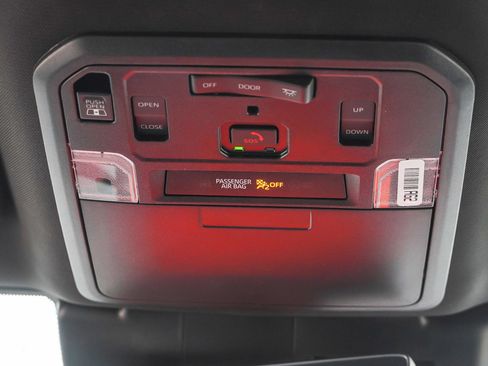 Used 2025 Toyota Tacoma TRD Off-Road image 30