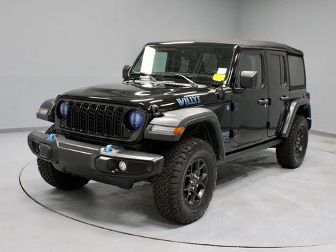 Used 2024 Jeep Wrangler Unlimited AWD/4WD image 6