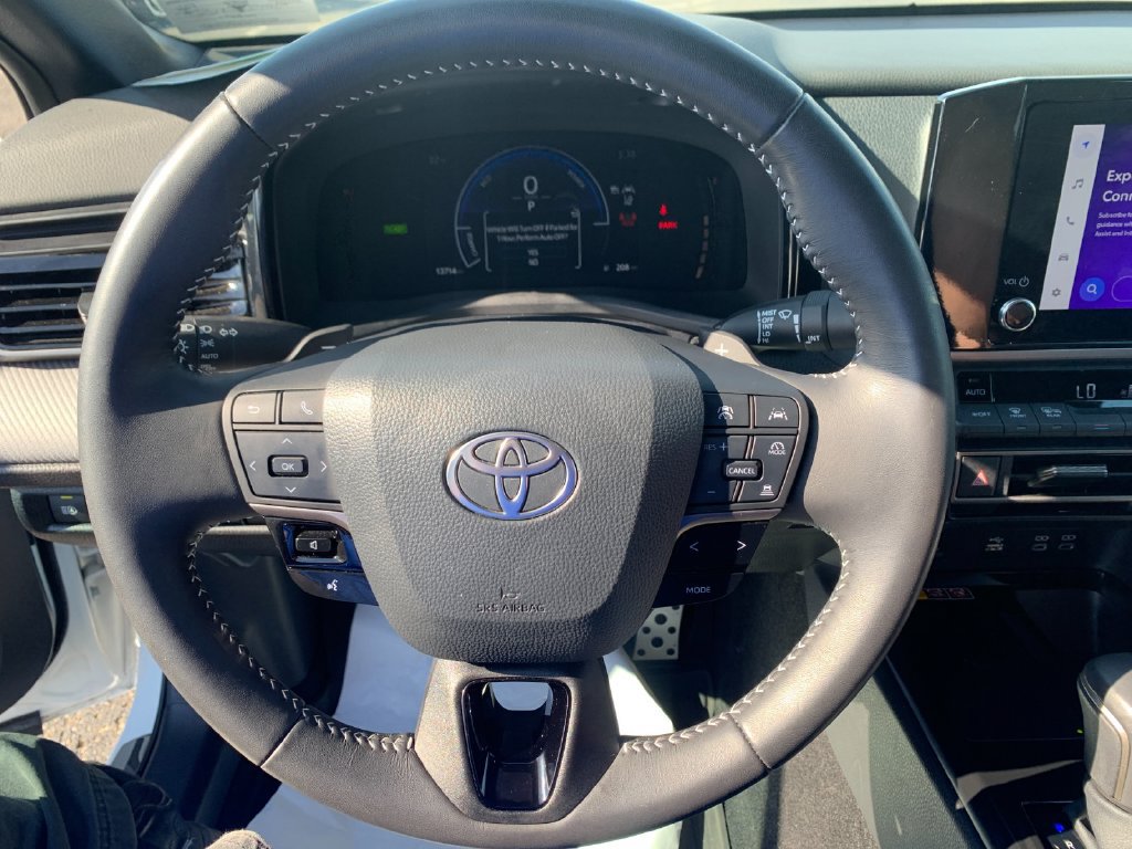 Used 2025 Toyota Camry SE w/ Convenience Package FWD image 26