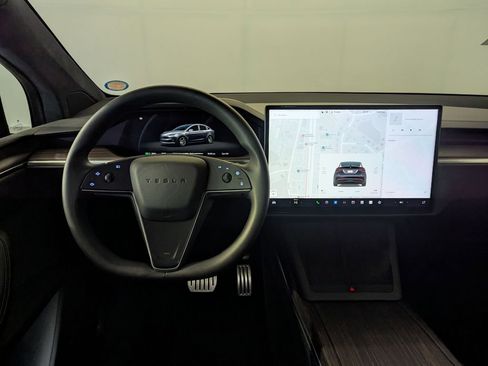 Used 2024 Tesla Model X image 6