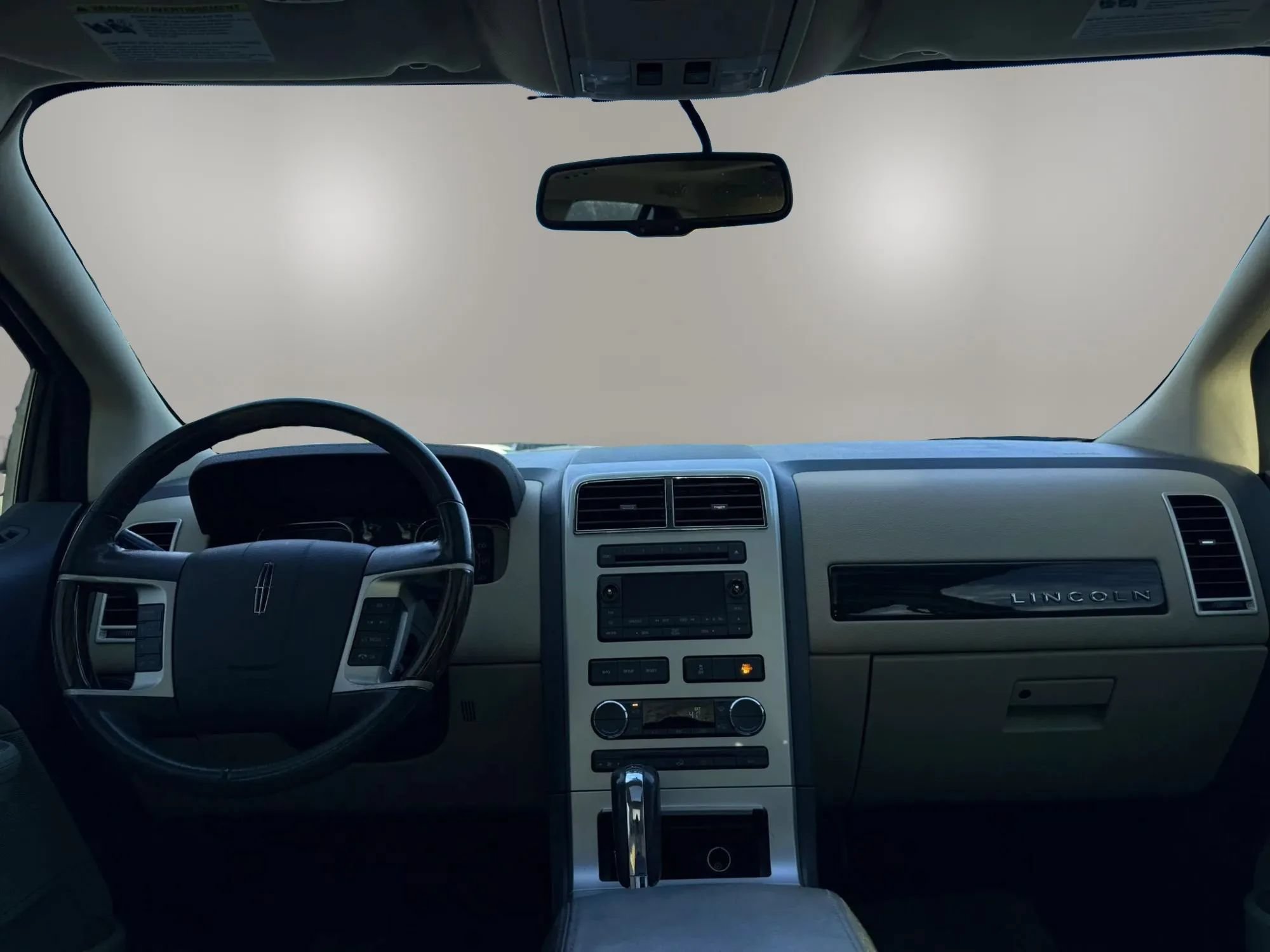 Used 2010 Lincoln MKX AWD image 7