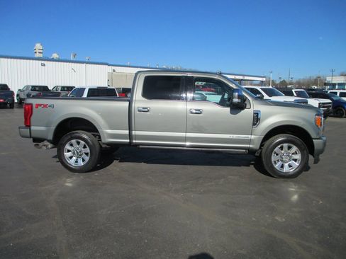 Used 2019 Ford F350 Platinum w/ Platinum Ultimate Package image 3