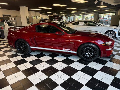 Used 2019 Ford Mustang GT Premium w/ GT Performance Package image 3