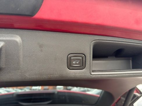 Used 2019 GMC Terrain SLT w/ Preferred Package image 29