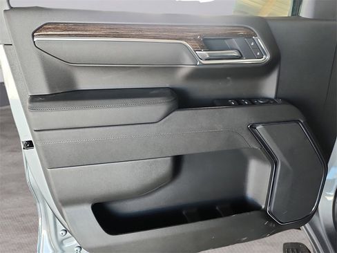 New 2026 GMC Sierra 1500 SLE image 14