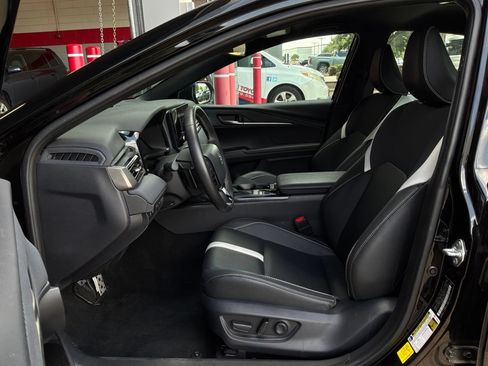 Used 2026 Toyota Camry SE FWD image 10