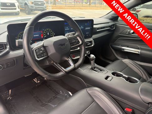 Used 2025 Ford Mustang GT Premium image 8