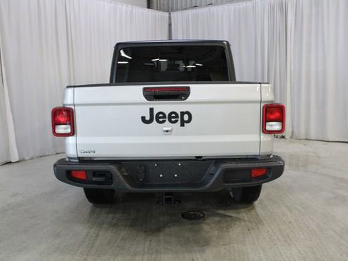Used 2022 Jeep Gladiator Sport AWD/4WD image 23