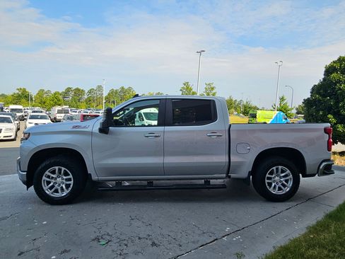 Used 2020 Chevrolet Silverado 1500 LT AWD/4WD image 4
