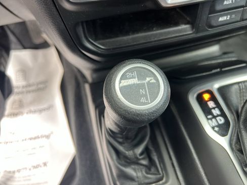 Used 2018 Jeep Wrangler Unlimited Sport S AWD/4WD image 29
