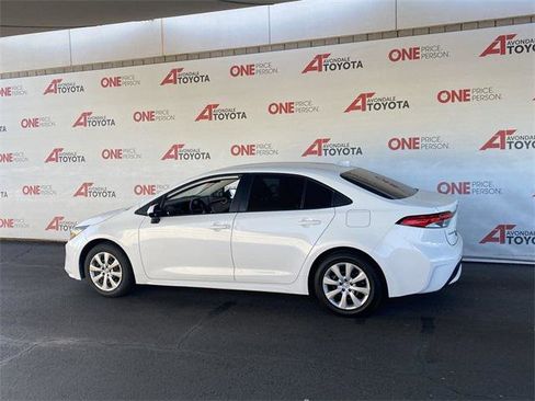 Certified 2022 Toyota Corolla LE FWD image 5