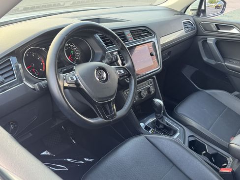 Used 2018 Volkswagen Tiguan SE w/ 18" Alloy Wheels Package AWD/4WD image 7