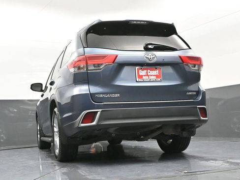 Certified 2019 Toyota Highlander Limited Platinum image 38