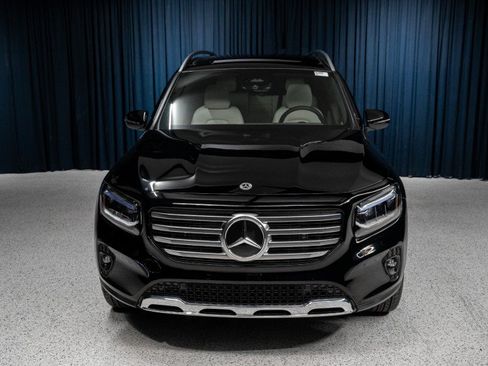 New 2026 Mercedes-Benz GLB 250 image 2