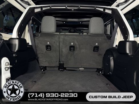 Used 2024 Jeep Wrangler Unlimited Rubicon w/ Technology Group AWD/4WD image 30
