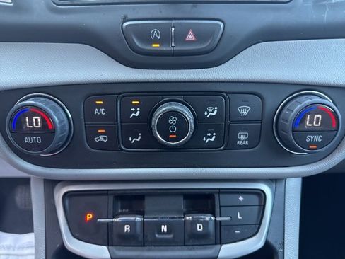 Used 2023 GMC Terrain SLE w/ Driver Convenience Package image 24