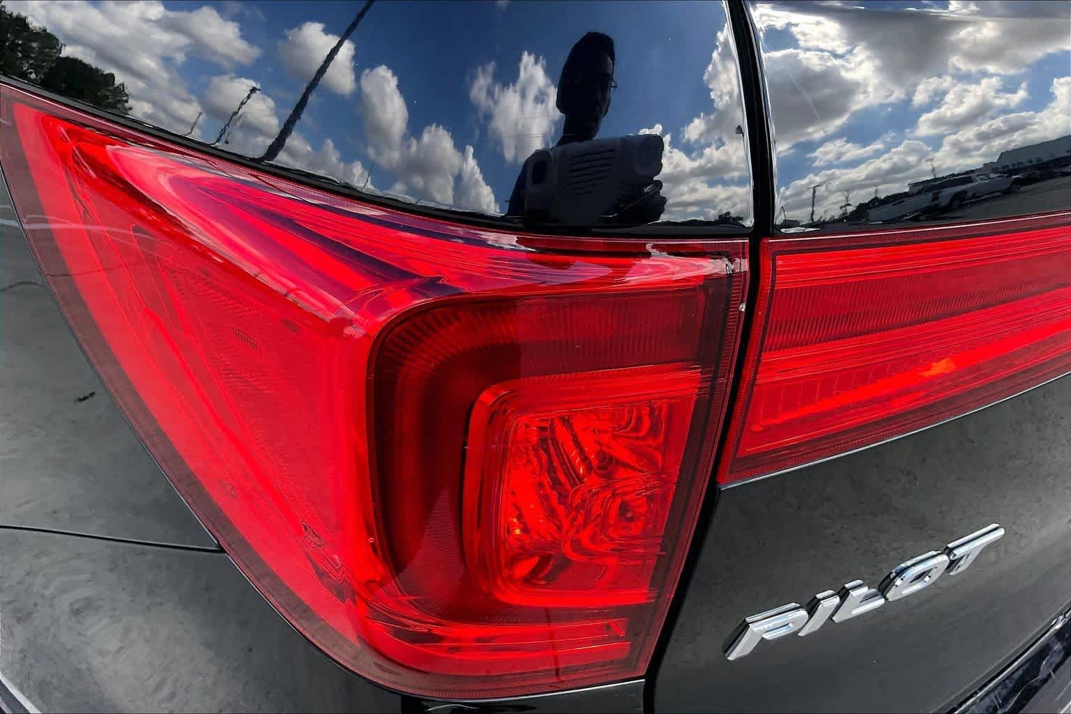 Used 2016 Honda Pilot Elite image 27
