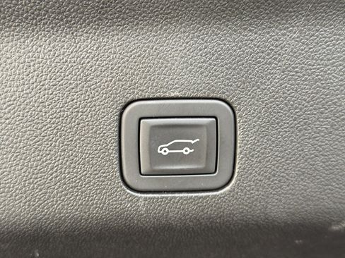 Used 2025 Chevrolet Tahoe Z71 AWD/4WD image 27
