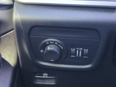 New 2026 Jeep Grand Cherokee Altitude AWD/4WD image 31