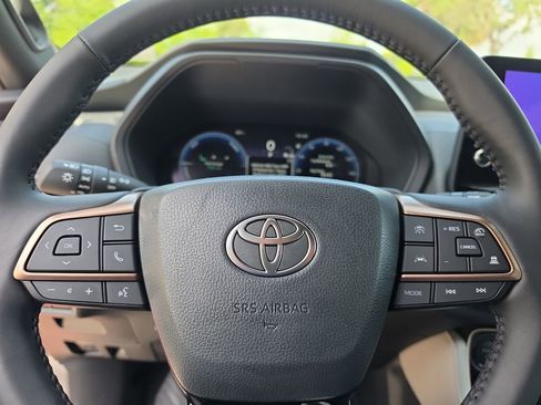 New 2026 Toyota Grand Highlander AWD Hybrid image 13