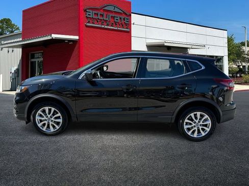 Used 2021 Nissan Rogue Sport S image 2
