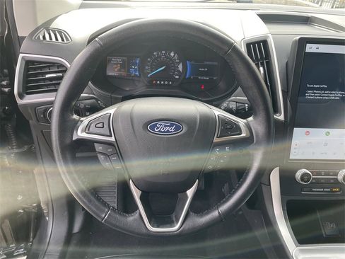Used 2023 Ford Edge SEL image 16