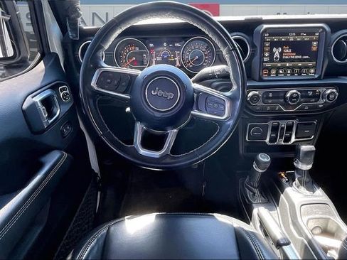 Used 2022 Jeep Gladiator Overland w/ Popular Equipment Package AWD/4WD image 8