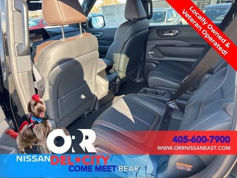 New 2026 Nissan Armada SL w/ Captain's Chari Seat Package AWD/4WD image 11