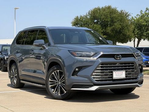 Used 2025 Toyota Grand Highlander AWD Hybrid image 2