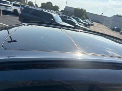 Used 2019 BMW X5 xDrive50i w/ M Sport Package AWD/4WD image 30