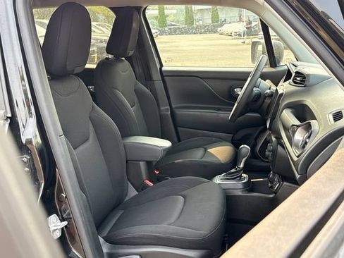 Used 2023 Jeep Renegade Latitude AWD/4WD image 22