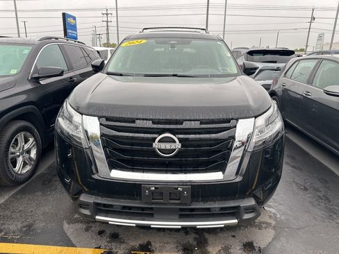 Used 2024 Nissan Pathfinder SL AWD/4WD image 5