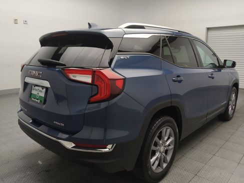 Used 2024 GMC Terrain SLT AWD/4WD image 9
