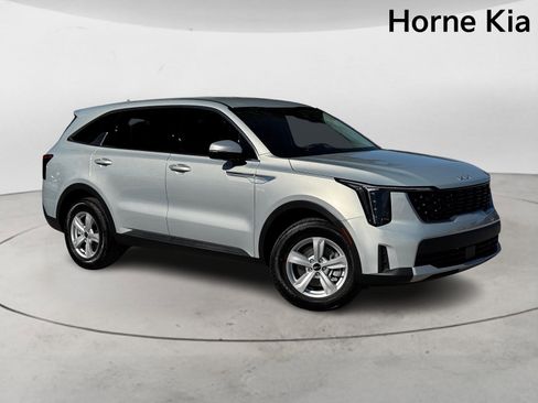 New 2026 Kia Sorento LX image 2