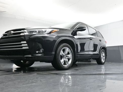 Used 2019 Toyota Highlander Limited image 29
