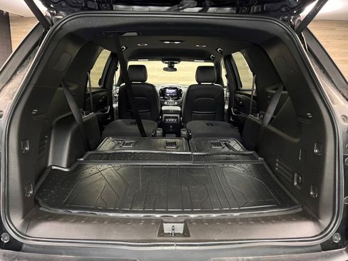 Used 2023 Chevrolet Traverse LT w/ LPO, Floor Liner Package image 25