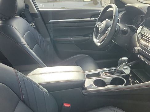 Used 2024 Nissan Altima 2.5 SR w/ SR Premium Package image 11