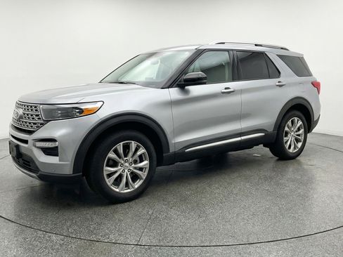 Used 2024 Ford Explorer Limited image 3