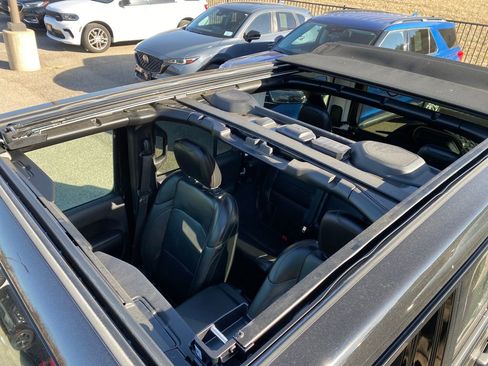 Used 2023 Jeep Wrangler Sahara image 42