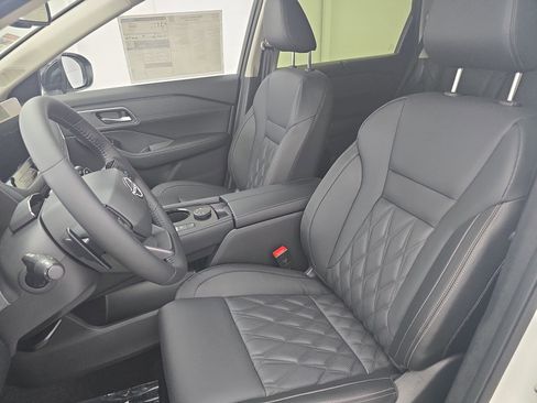 New 2026 Nissan Rogue Platinum image 15