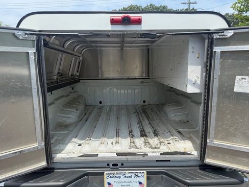 Used 2016 Nissan Frontier SV AWD/4WD image 18