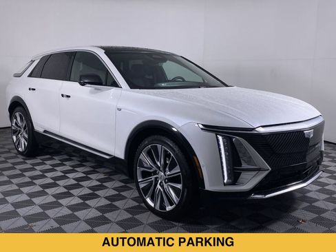 Certified 2025 Cadillac Lyriq Luxury w/ LPO, Floor Liner Package AWD/4WD image 21