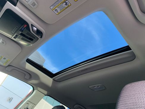 Certified 2025 Subaru Outback Premium image 4