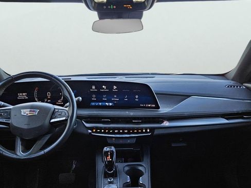 Used 2024 Cadillac XT4 Premium Luxury image 11