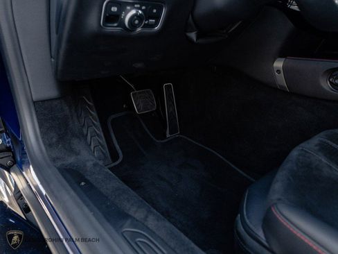 Used 2025 Aston Martin V8 Vantage Coupe image 27