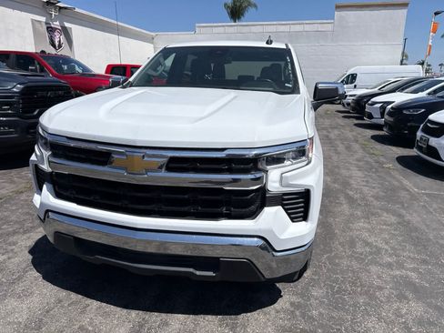 Used 2025 Chevrolet Silverado 1500 LT RWD image 4