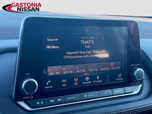 Used 2023 Nissan Rogue SV image 18