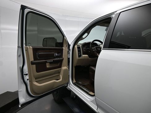 Used 2017 RAM 2500 Longhorn image 8